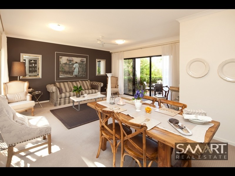 3/24-26 Parneno Street, Chevron Island QLD 4217