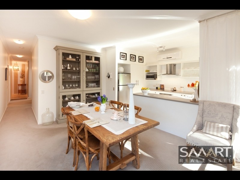 3/24-26 Parneno Street, Chevron Island QLD 4217