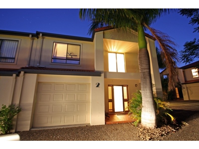 2/120 Pohlman Street,, Southport QLD 4215