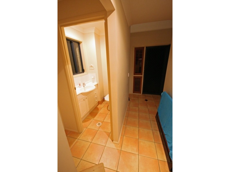 2/120 Pohlman Street,, Southport QLD 4215