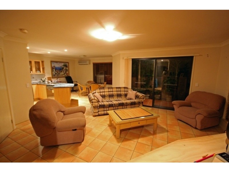 2/120 Pohlman Street,, Southport QLD 4215