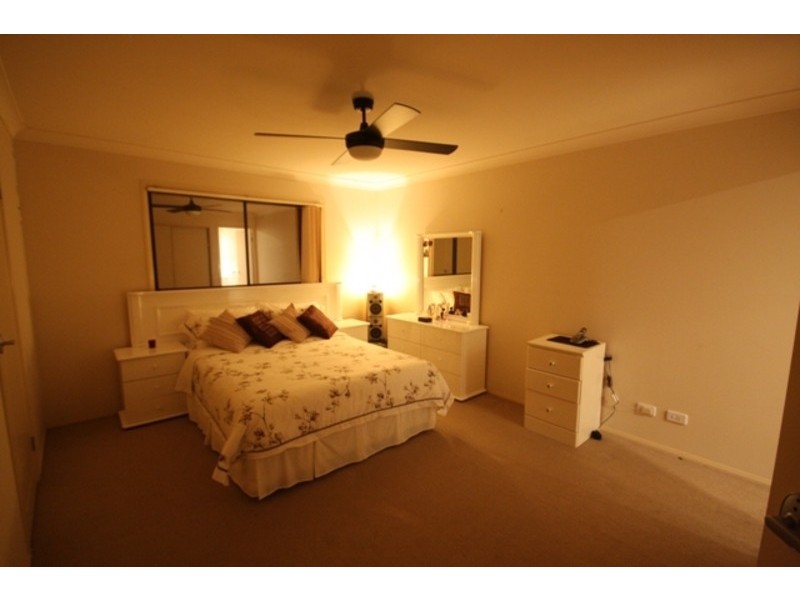 2/120 Pohlman Street,, Southport QLD 4215
