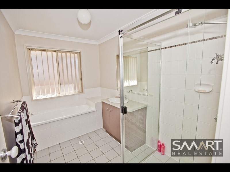 5 Lilyvale Crescent, Ormeau QLD 4208