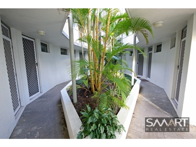 9/15 Weemala Street, Chevron Island QLD 4217