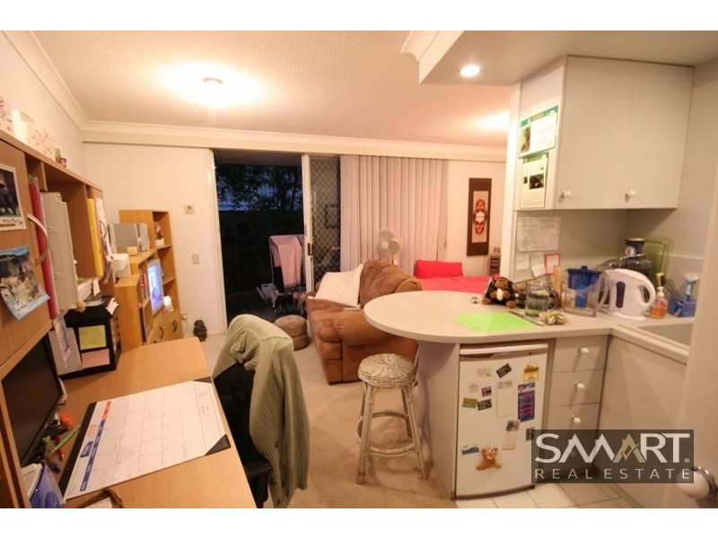 9/15 Weemala Street, Chevron Island QLD 4217