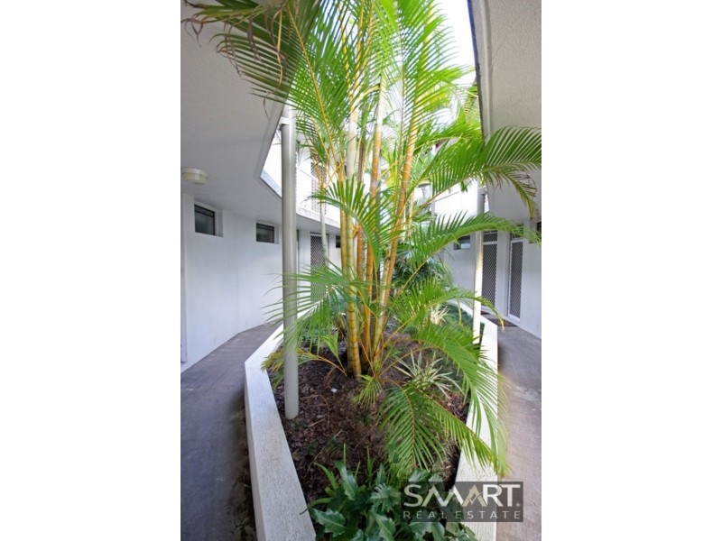 9/15 Weemala Street, Chevron Island QLD 4217