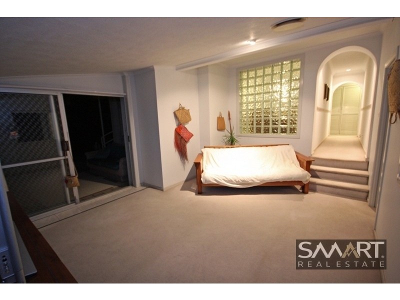 3 Winter Haven Key, Broadbeach Waters QLD 4218