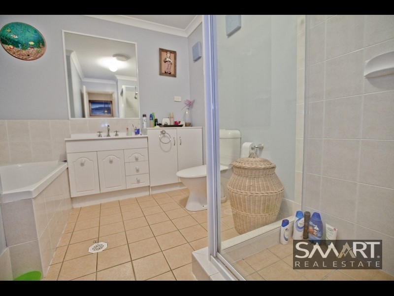 13 Kosrae Street, Pacific Pines QLD 4211