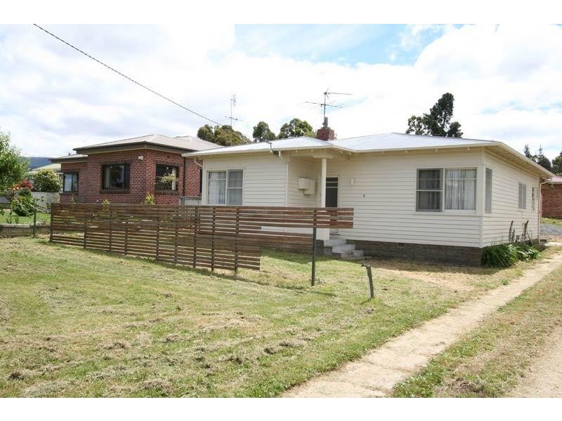 4 Walton Street, Huonville TAS 7109