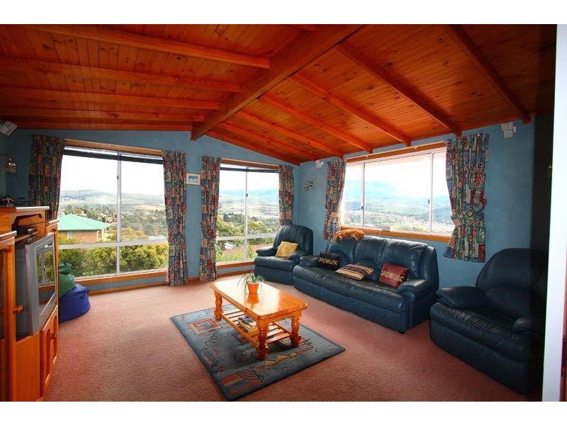 70 Hutchins Street, Kingston TAS 7050