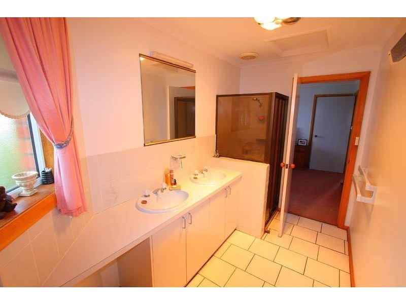 70 Hutchins Street, Kingston TAS 7050