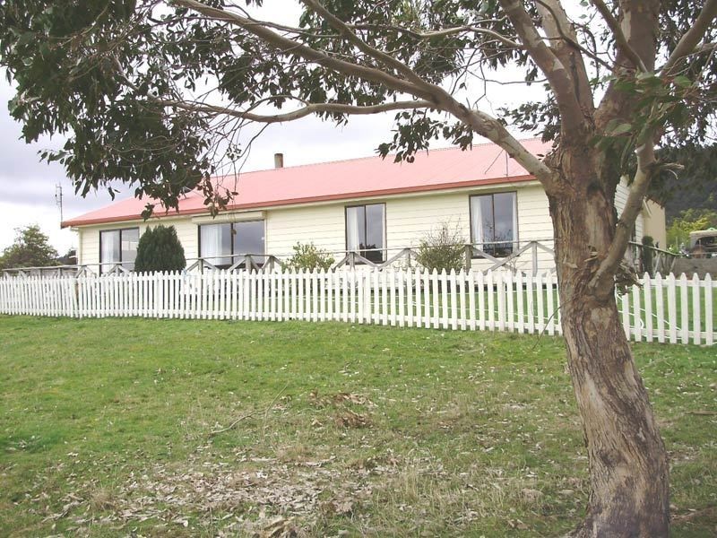 574 Woodbridge Hill Road, Gardners Bay TAS 7112