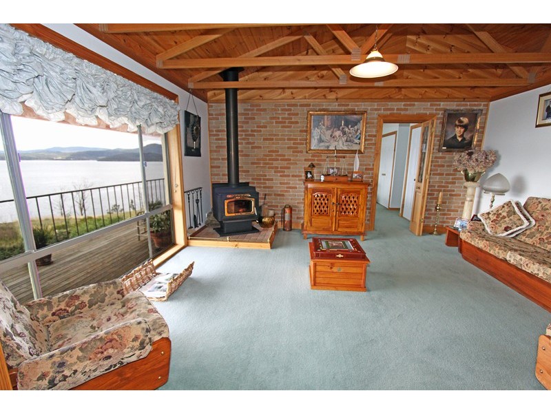 574 Police Point Road, Police Point TAS 7116