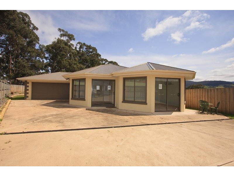 8 Plum Tree Close, Huonville TAS 7109