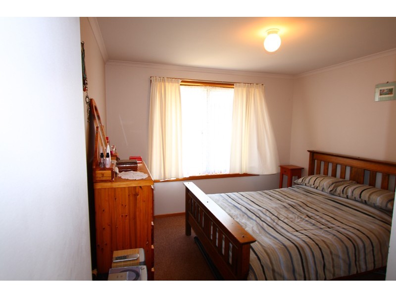 8b Acacia Street, Huonville TAS 7109