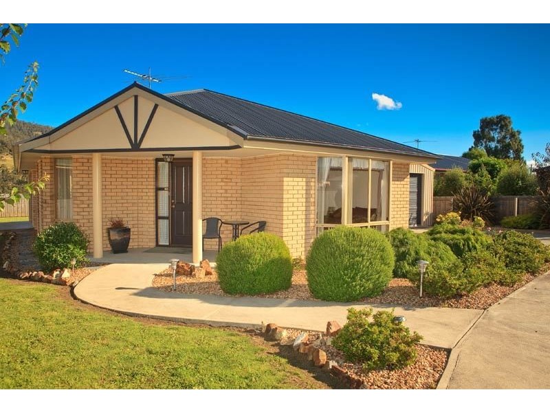 8 Old Apple Court, Huonville TAS 7109