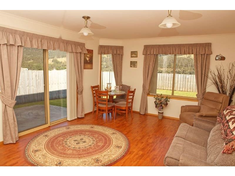 8 Old Apple Court, Huonville TAS 7109