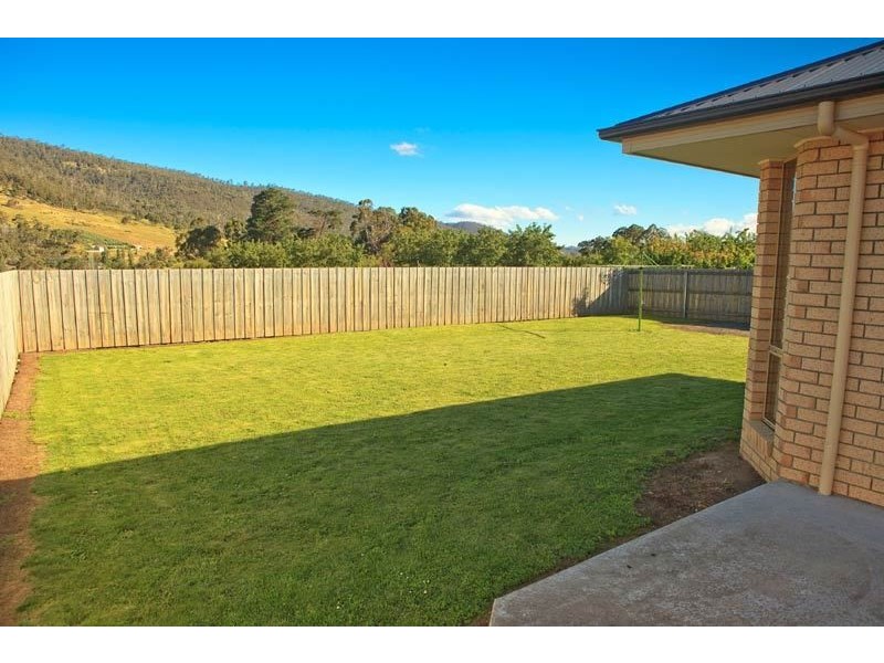 8 Old Apple Court, Huonville TAS 7109