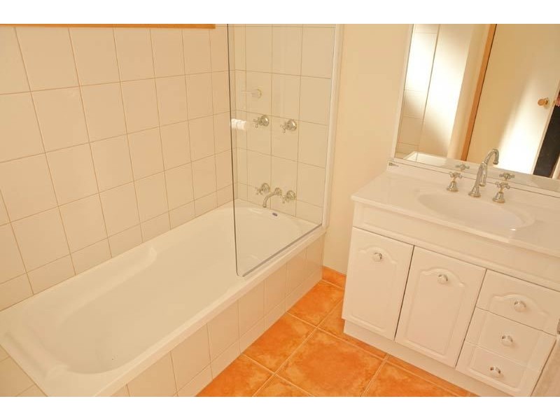 8 Old Apple Court, Huonville TAS 7109