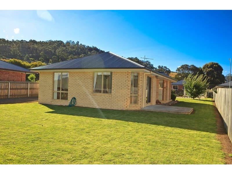 8 Old Apple Court, Huonville TAS 7109