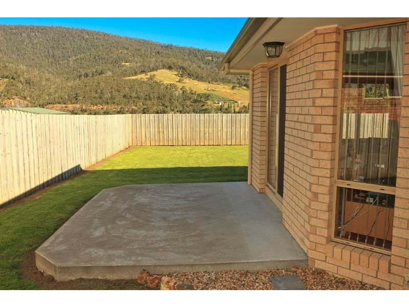 8 Old Apple Court, Huonville TAS 7109