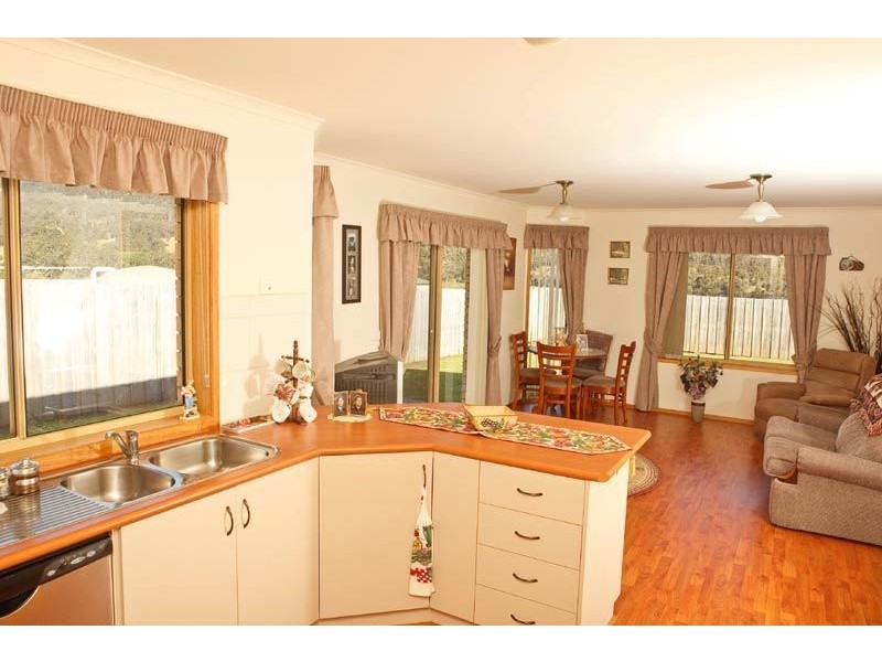 8 Old Apple Court, Huonville TAS 7109