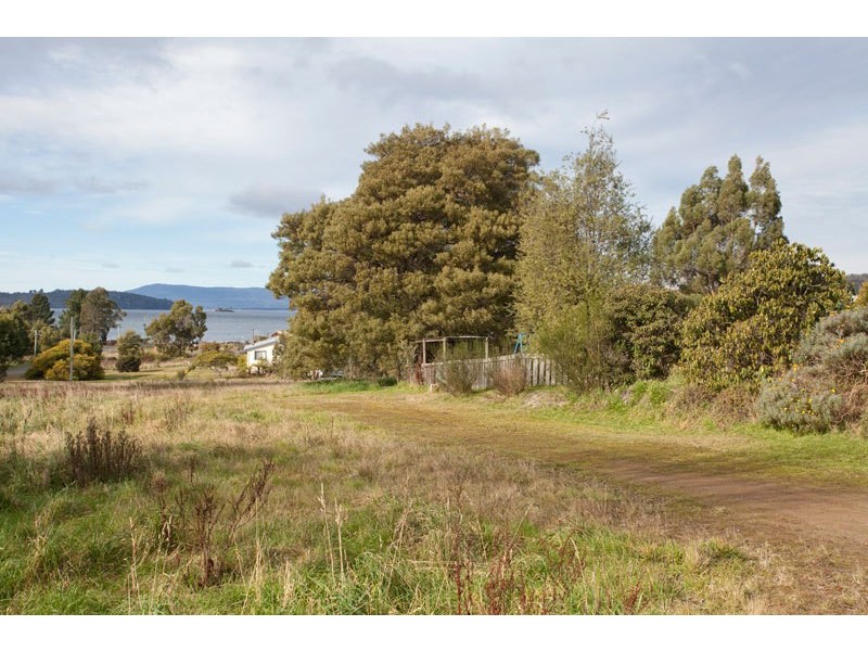 25  Cemetery Road, Dover TAS 7117