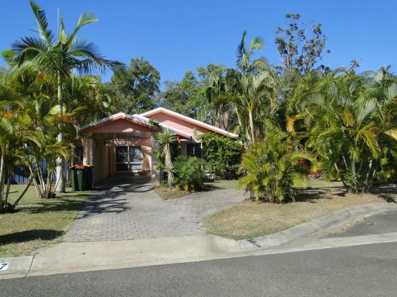 17 Palm Court, Agnes Water QLD 4677
