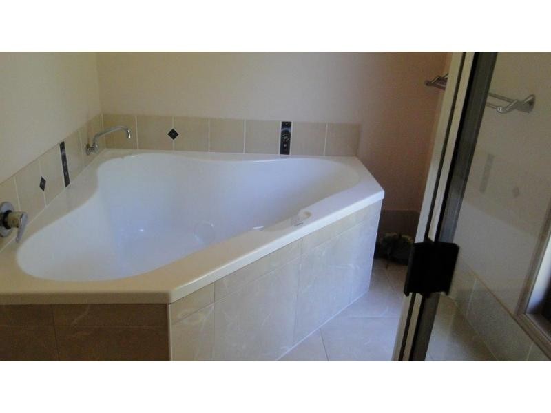 1990 Round Hill Road, Round Hill QLD 4677