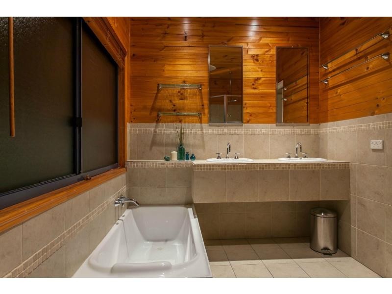 8 Endeavour Street, Seventeen Seventy QLD 4677