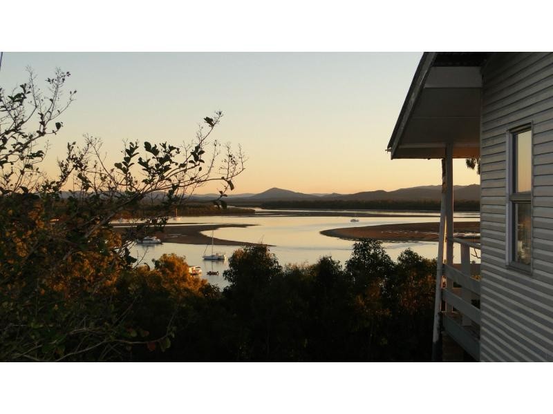 10 Barton Street, Seventeen Seventy QLD 4677