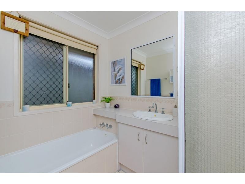 27 Edith Drive, North Ipswich QLD 4305