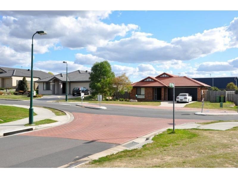 60 Anna Drive, Raceview QLD 4305