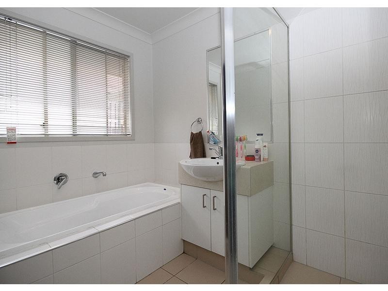 15 Scottsdale Street, Raceview QLD 4305