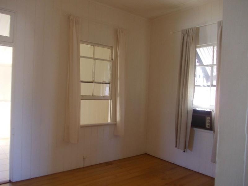 69 Darling Street, Ipswich QLD 4305
