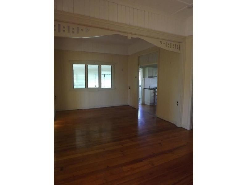 6 Montauban Street, Newtown QLD 4305