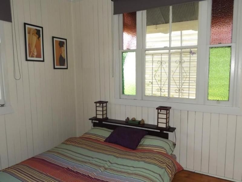 6 Montauban Street, Newtown QLD 4305