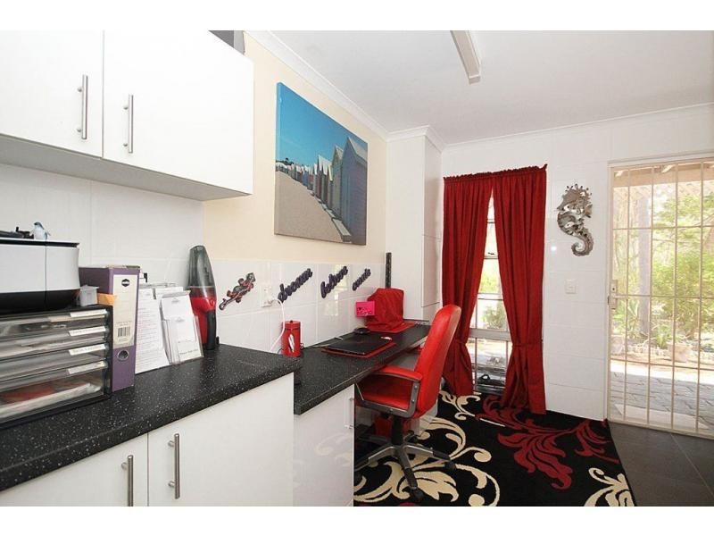 19 Henderson Street, Redbank QLD 4301