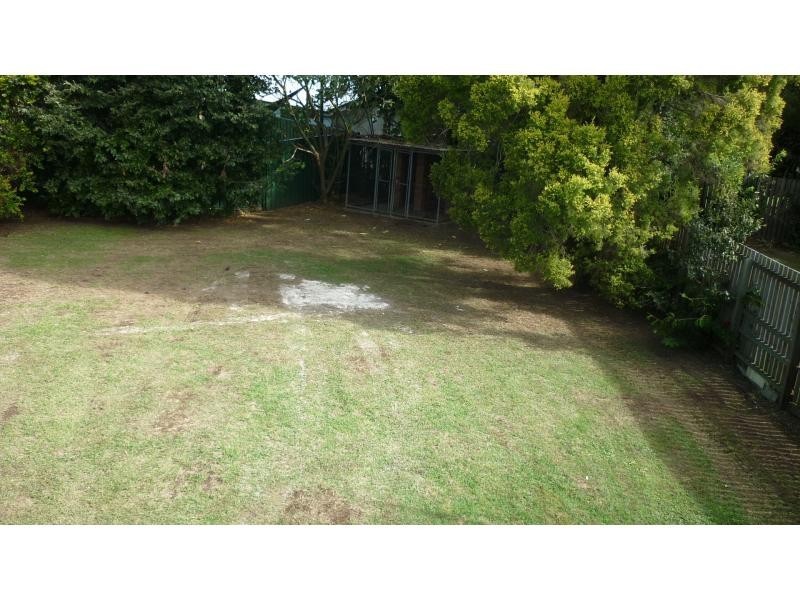 10 Mangonia Street, Raceview QLD 4305