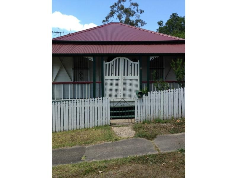 8 Darling Street, Ipswich QLD 4305