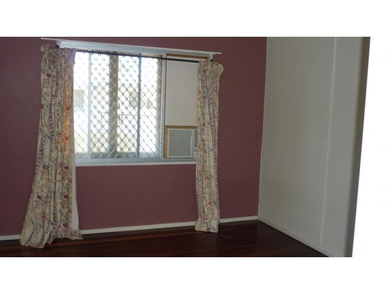 29 Sturt Street, Leichhardt QLD 4305