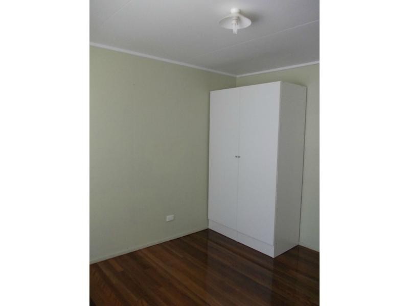 9 Neilson Crescent, Riverview QLD 4303