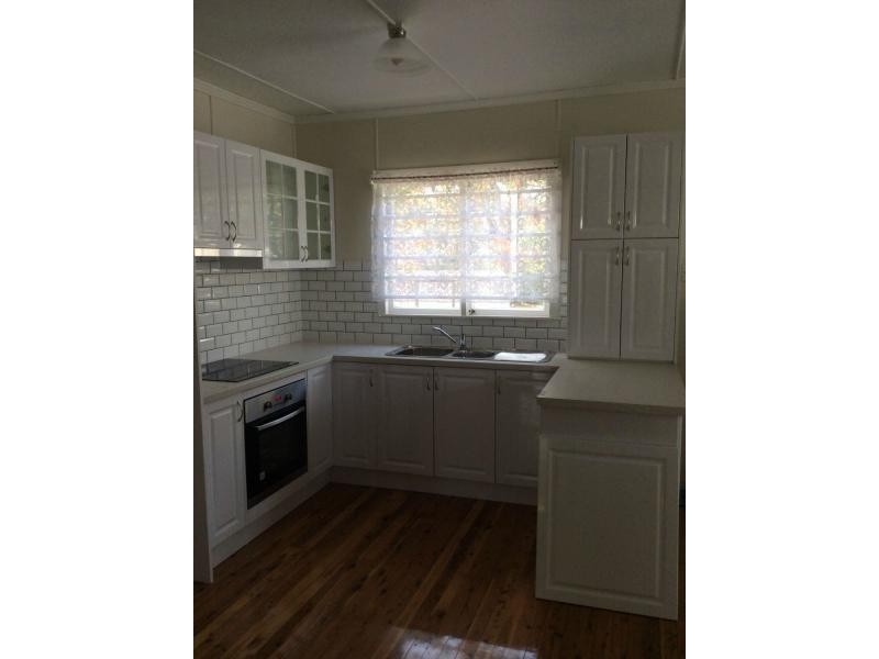 38 Samford Road, Leichhardt QLD 4305