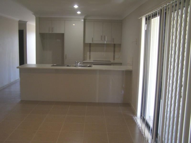 94 Jacaranda Drive, Yamanto QLD 4305