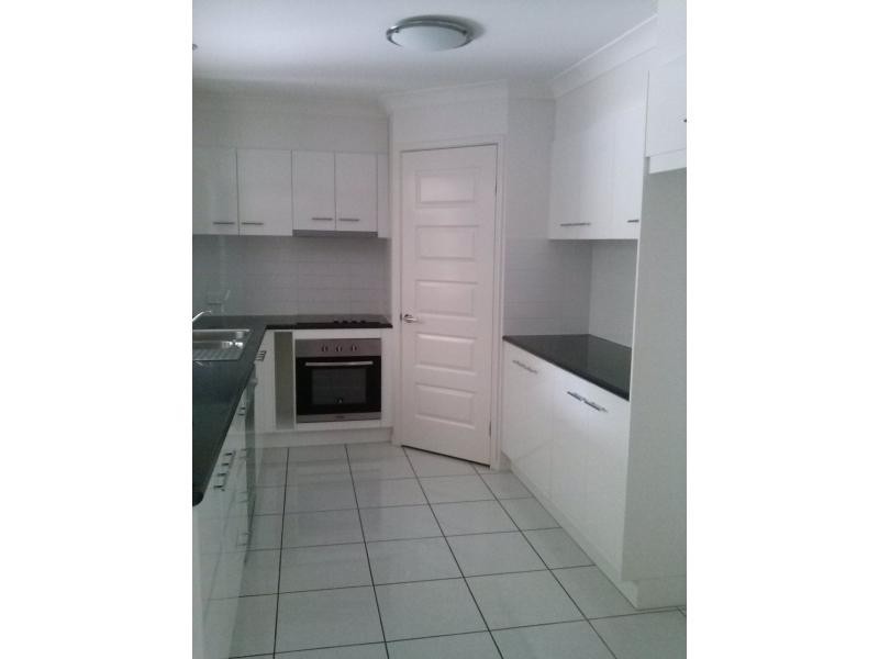 12 Brightwood Place, Fernvale QLD 4306