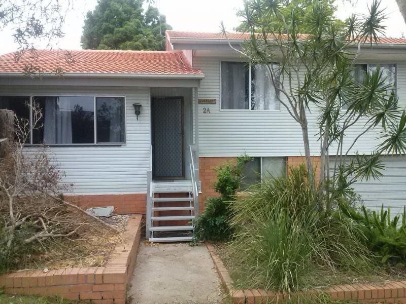 2A Roberts Street, Ipswich QLD 4305