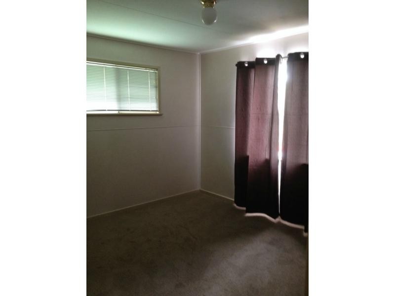 2A Roberts Street, Ipswich QLD 4305