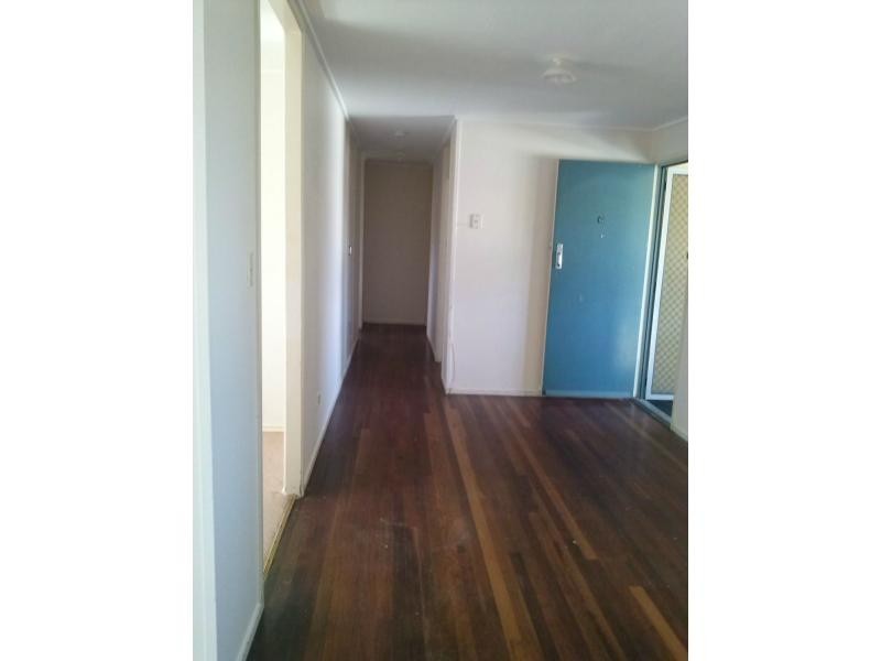 6 Young Street, Riverview QLD 4303