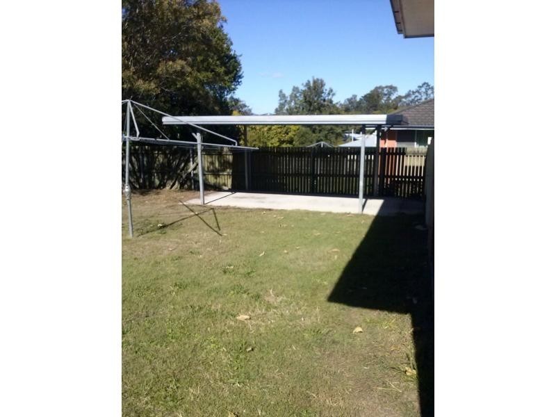 6 Young Street, Riverview QLD 4303