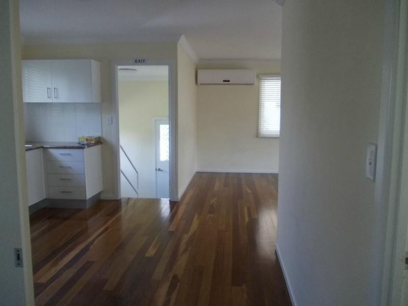 7 Logan Street, North Booval QLD 4304